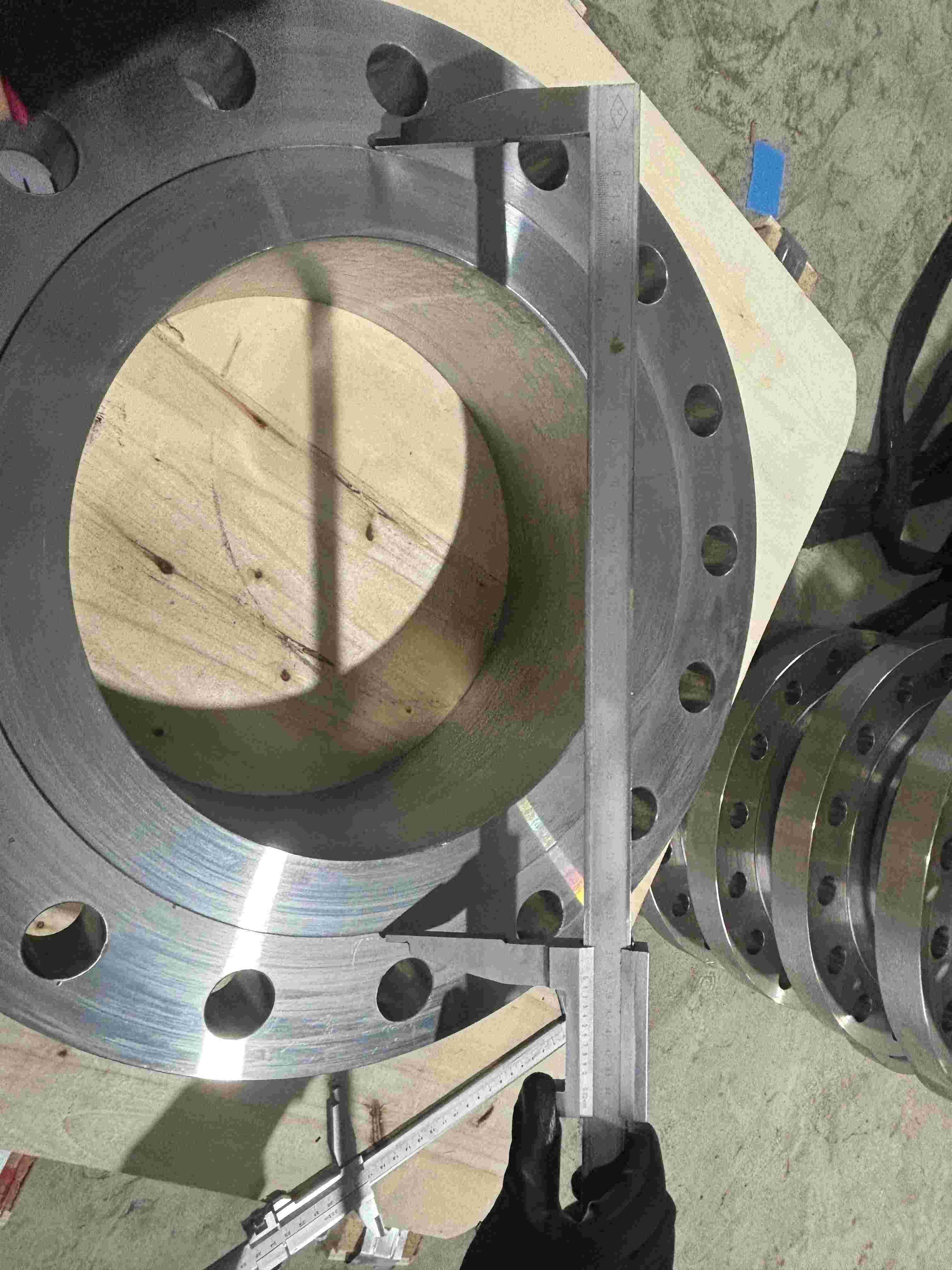 Hub Diameter of WNRF flanges